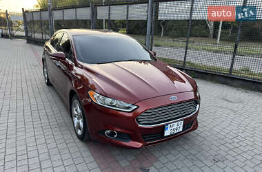 Седан Ford Fusion 2013 в 