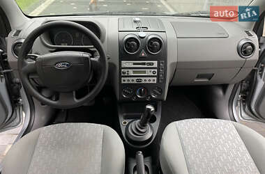 Хетчбек Ford Fusion 2005 в 