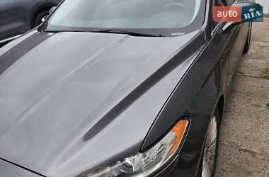 Седан Ford Fusion 2015 в 