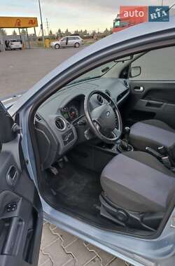 Хетчбек Ford Fusion 2006 в 