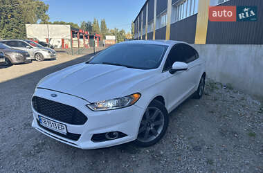 Седан Ford Fusion 2015 в 