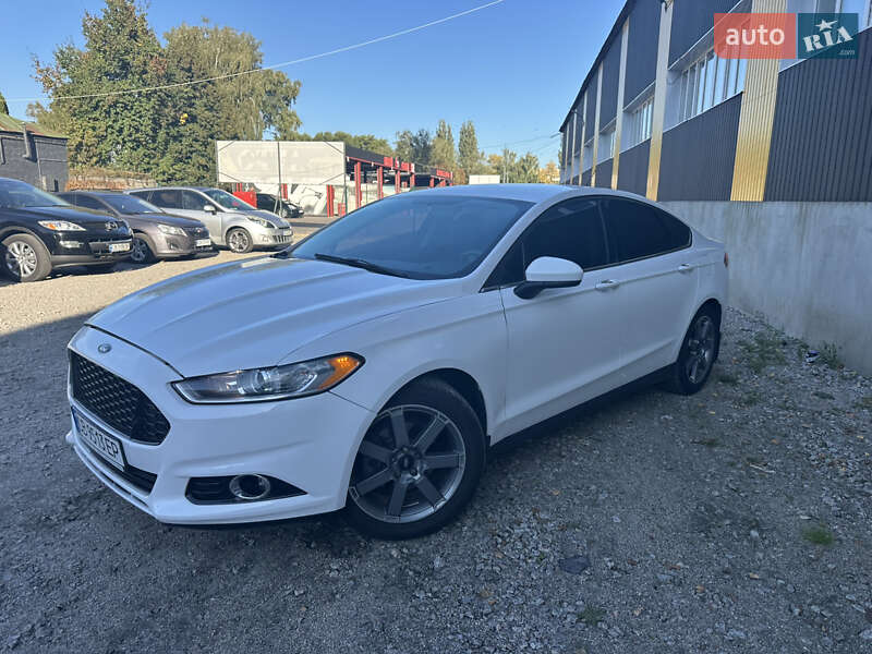 Седан Ford Fusion 2015 в Ніжині