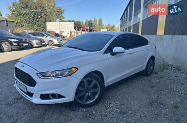 Седан Ford Fusion 2015 в 