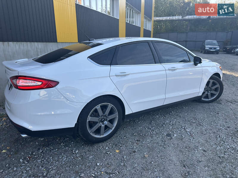 Седан Ford Fusion 2015 в Ніжині