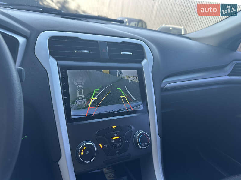 Седан Ford Fusion 2015 в Ніжині