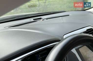 Седан Ford Fusion 2015 в 