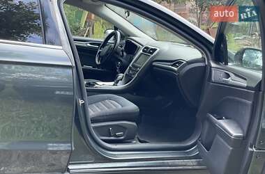 Седан Ford Fusion 2015 в 