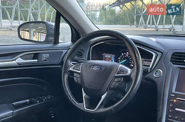 Седан Ford Fusion 2018 в 