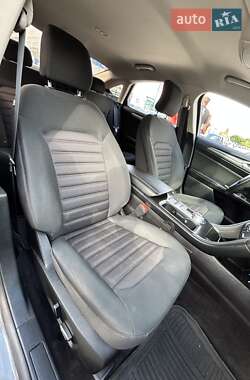 Седан Ford Fusion 2018 в 