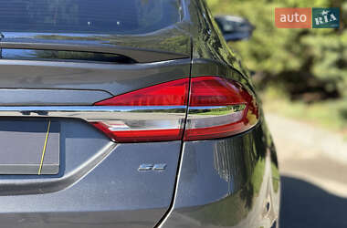 Седан Ford Fusion 2018 в 