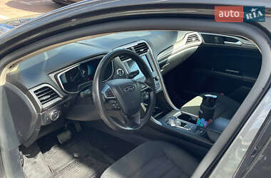 Седан Ford Fusion 2017 в 