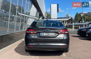 Седан Ford Fusion 2017 в 