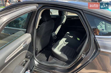 Седан Ford Fusion 2017 в 
