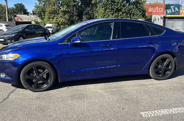 Седан Ford Fusion 2015 в 