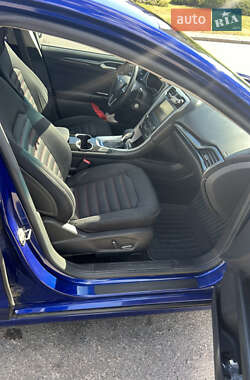Седан Ford Fusion 2015 в 