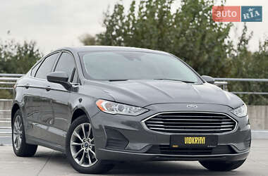 Седан Ford Fusion 2020 в 