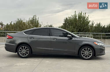 Седан Ford Fusion 2020 в 