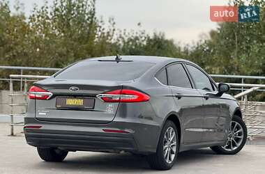 Седан Ford Fusion 2020 в 
