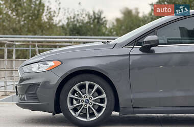 Седан Ford Fusion 2020 в 