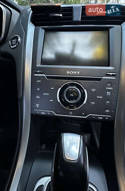 Седан Ford Fusion 2014 в 