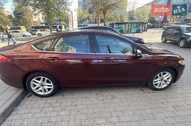 Седан Ford Fusion 2015 в 
