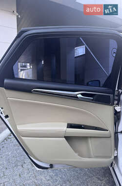 Седан Ford Fusion 2014 в 