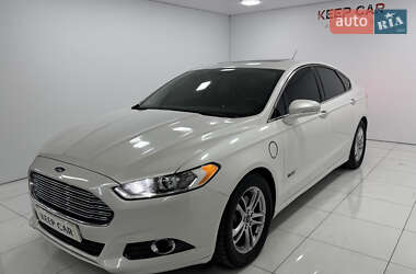 Седан Ford Fusion 2015 в 
