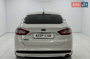 Седан Ford Fusion 2015 в 