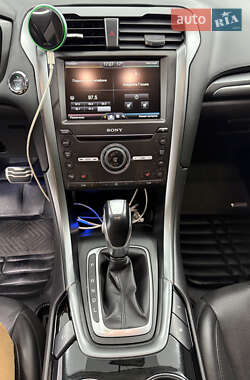 Седан Ford Fusion 2015 в 