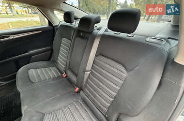 Седан Ford Fusion 2015 в 