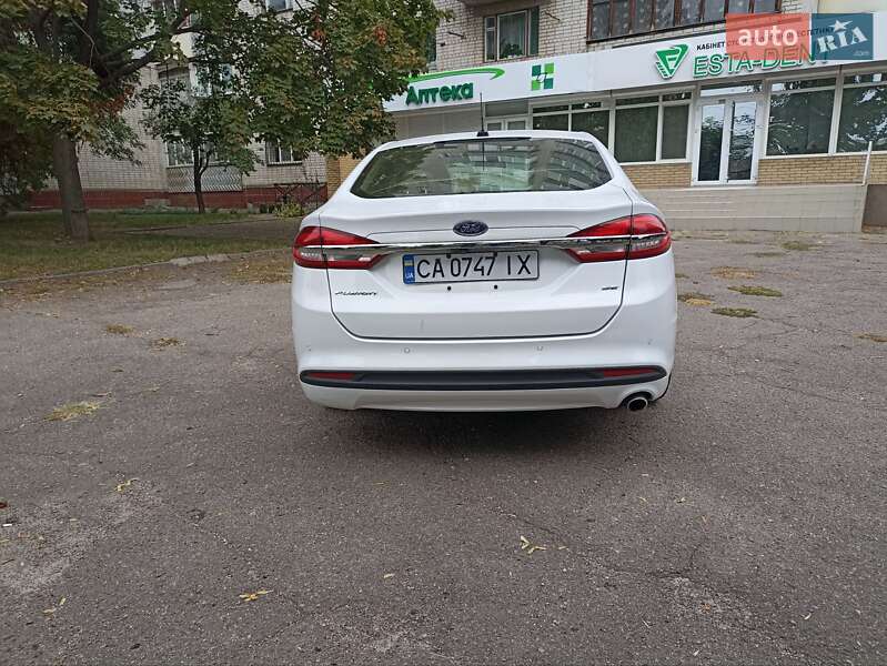 Седан Ford Fusion 2016 в Черкасах