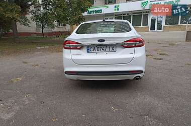 Седан Ford Fusion 2016 в 