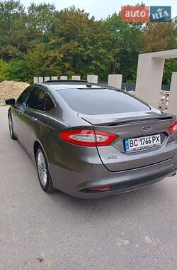 Седан Ford Fusion 2013 в 