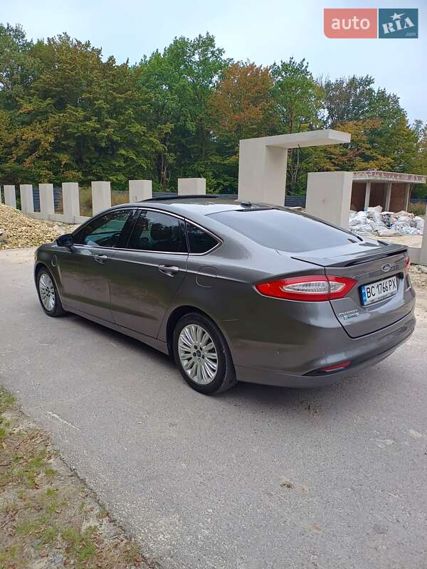 Седан Ford Fusion 2013 в 