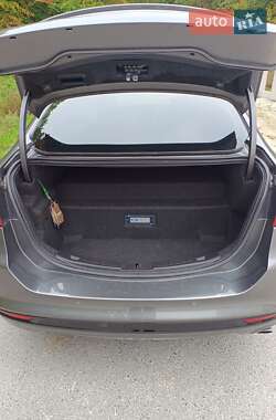 Седан Ford Fusion 2013 в 