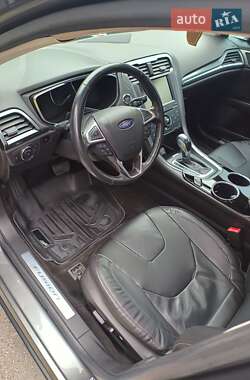 Седан Ford Fusion 2013 в 
