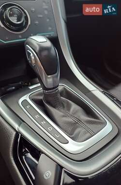 Седан Ford Fusion 2013 в 