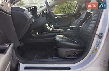 Седан Ford Fusion 2013 в 