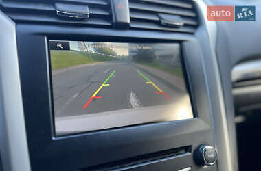 Седан Ford Fusion 2013 в 
