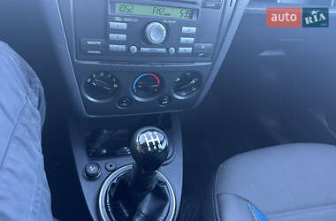 Хетчбек Ford Fusion 2011 в 