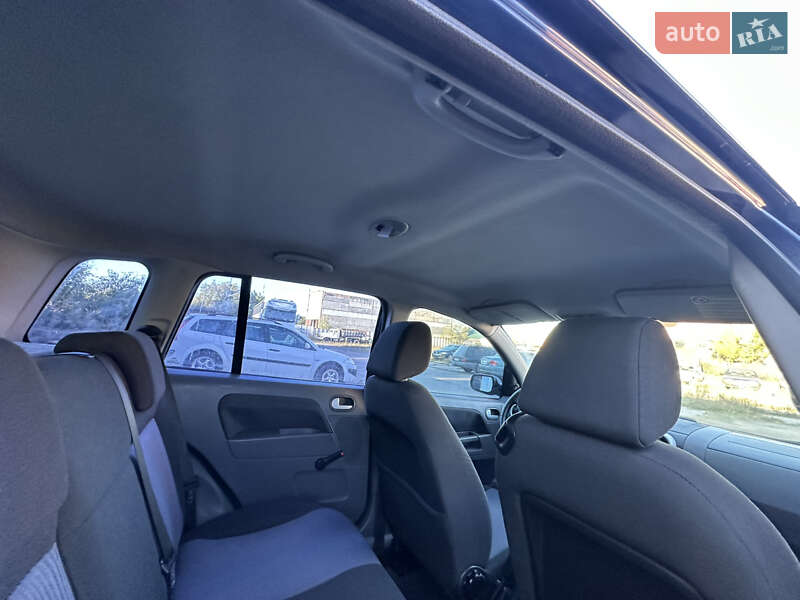 Хэтчбек Ford Fusion 2003 в Нежине