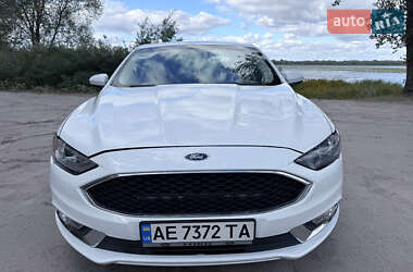 Седан Ford Fusion 2017 в 