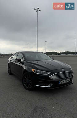 Седан Ford Fusion 2017 в 