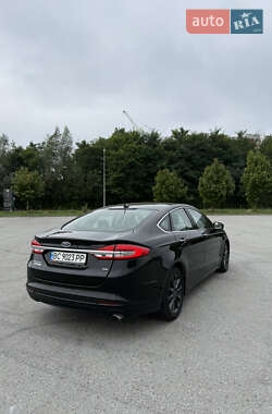 Седан Ford Fusion 2017 в 