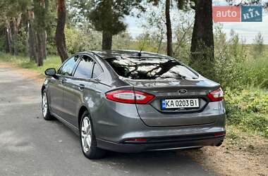 Седан Ford Fusion 2013 в 