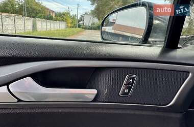 Седан Ford Fusion 2013 в 