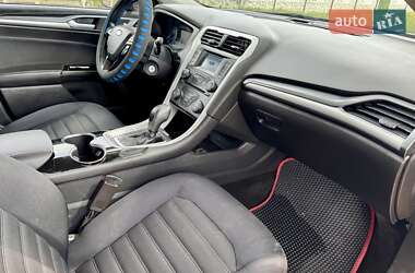 Седан Ford Fusion 2013 в 