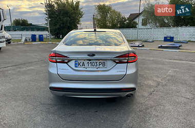 Седан Ford Fusion 2017 в 