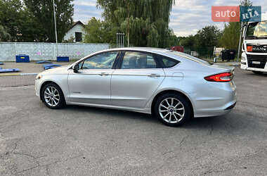 Седан Ford Fusion 2017 в 