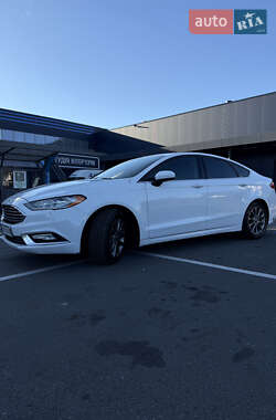 Седан Ford Fusion 2017 в 
